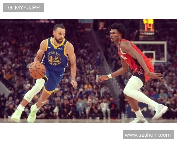 勇士与火箭季后赛第三场激战回顾双方明星球员表现与战术分析